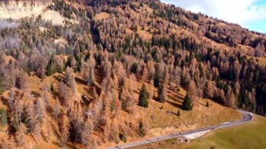 Dolomite Dağları 'ndaki şaşırtıcı kış manzarası Güney Tyrol İtalya - seyahat fotoğrafçılığı