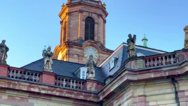 德国萨尔布鲁埃肯最有名的教堂叫做Ludwigskirche — 图库视频影像