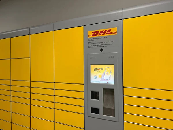 Dhl Stazione Confezionamento Ritiro Spedizione Pacchi Saarbruecken Germania Gennaio 2022 — Foto Stock