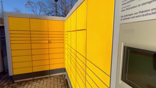 Dhl Packstation Pick Sending Parcels City Saarbruecken Germany January 2022 — Stock Video