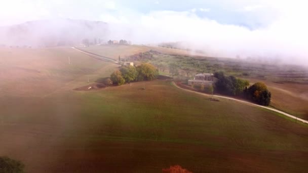 トスカーナの典型的な田園地帯と風景イタリア 旅行写真 — ストック動画