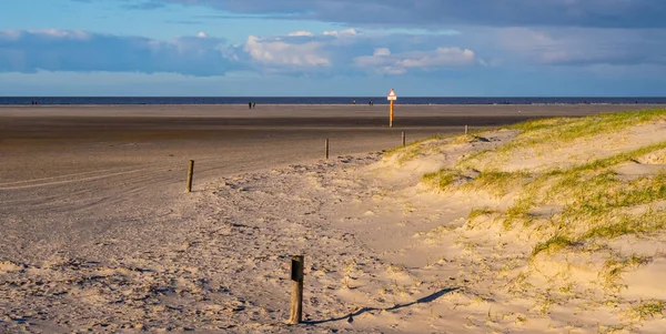 Het Strand Waddenzee Van Peter Ording Duitsland Een Populaire Toeristische — Stockfoto