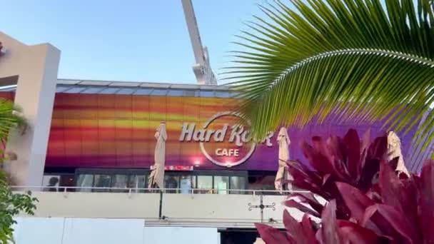 Restaurang Hard Rock Miami på Bayside Marketplace - MIAMI, FÖRENADE STATERNA - and RUARI 20, 2022 — Stockvideo