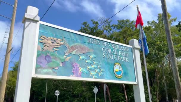 John Pennecamp Coral Reef State Park på Key Largo - FLORIDA KEYS, FÖRENADE STATERNA - and RUARI 20, 2022 — Stockvideo