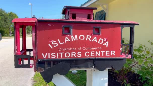 Centro de Visitantes de Islamorada en los Cayos de Florida - ISLAMORADA, ESTADOS UNIDOS - 20 DE FEBRERO DE 2022 — Vídeo de stock