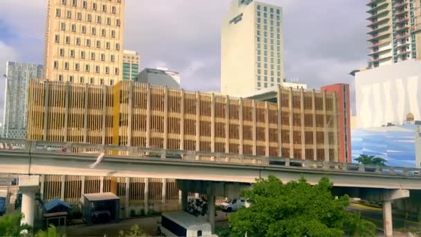 Miami Downtown at the Brickell district - MIAMI, UNITED STATES - 20 февраля 2022 — стоковое видео