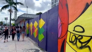 Miami 'nin Wynwood bölgesindeki renkli tablolar - MIAMI, Birleşik Devletler - 20 Şubat 2022