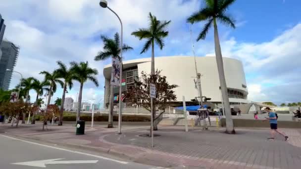 FTX Arena tidigare American Airlines Arena i Miami - MIAMI, FÖRENADE STATERNA - and RUARI 20, 2022 — Stockvideo