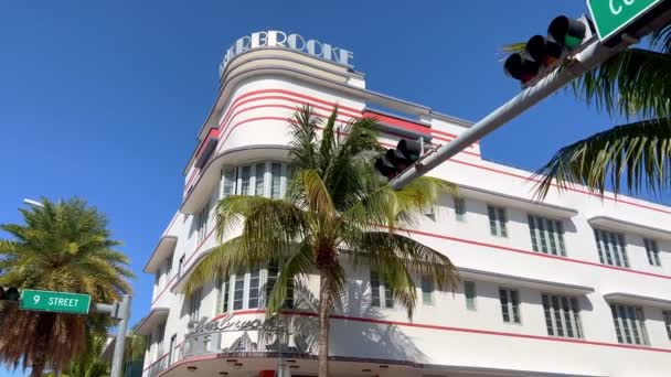 Art Deco Buildings at Collins Avenue Miami Beach - MIAMI, UNITED STATES - FEBRUARY 20, 2022 — стокове відео