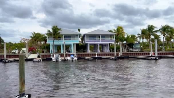 Hermosas casas en los Everglades ubicadas en Everglades City — Vídeos de Stock