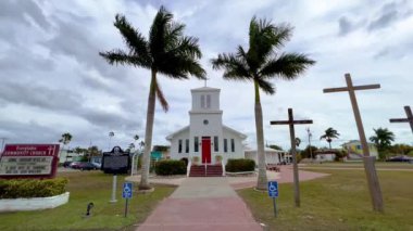 Everglades City 'deki Everglades Community Kilisesi tarihi bir simgedir.