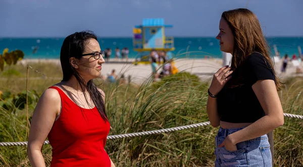 Deux filles à South Beach Miami — Photo