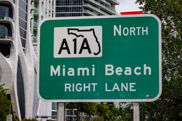 Уличный знак A1A до Майами-Бич — стоковое фото