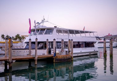 Bayside 'daki Miami Lady gezi gemisi - MIAMI, FLORIDA - 14 Şubat 2022