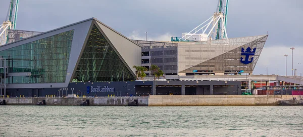 Royal Carribbean Cruise Terminal i Miami - MIAMI, FLORIDA - FEBRUARY 14, 2022 – stockfoto