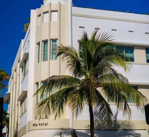 Tiffany - Het hotel in Miami Beach - MIAMI, FLORIDA - FEBRUARI 14, 2022 — Stockfoto