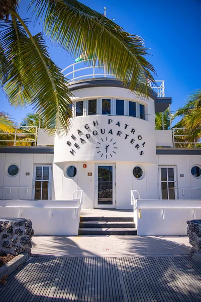 迈阿密南部海滩海滩巡逻总部- MIAMI, FLORIDA - 2022年2月14日 — 图库照片