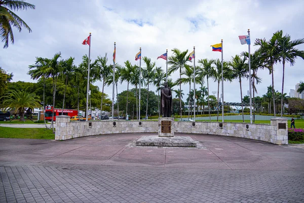 Monumento a Simón Bolívar en Miami - MIAMI, FLORIDA - 14 DE FEBRERO DE 2022 — Foto de Stock