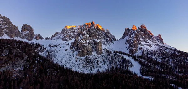 De fantastiska bergen i Dolomiterna i Italien - ett världsarv från Unseco — Stockfoto