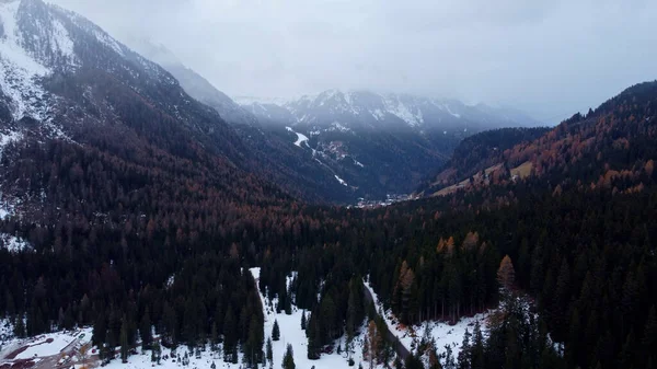 Incredibile paesaggio invernale sulle Dolomiti Alto Adige Italia — Foto Stock