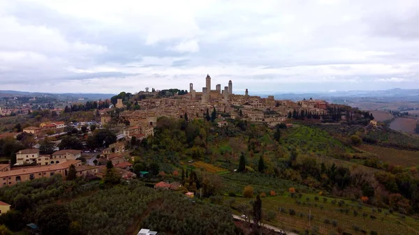 Prachtig landschap in kleine dorpjes in Toscane — Stockfoto