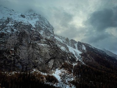 İtalya 'nın yukarısından - Dolomitler kışın Güney Tyrol' da