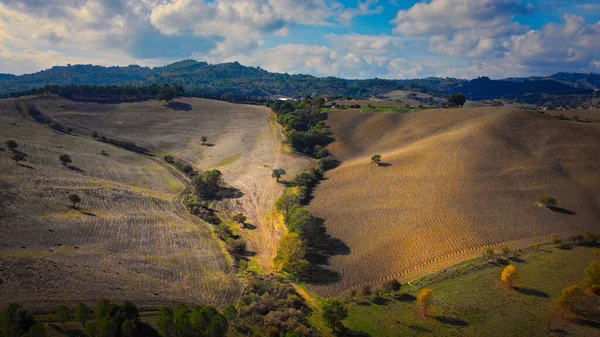 Italien von oben - schöne ländliche Landschaften und atemberaubende Natur — Stockfoto
