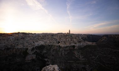 Matera şehri, gün batımında İtalya