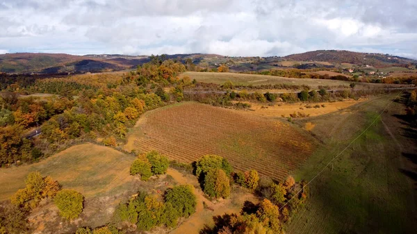 Underbara toskanska fält på hösten - vackra Toscana Italien — Stockfoto