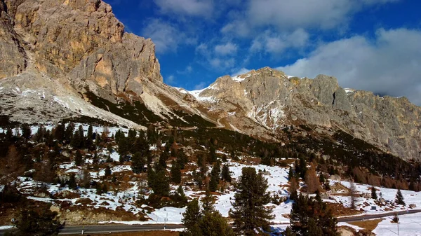 Fantastiskt vinterlandskap i Dolomiterna bergen Sydtyrolen Italien — Stockfoto