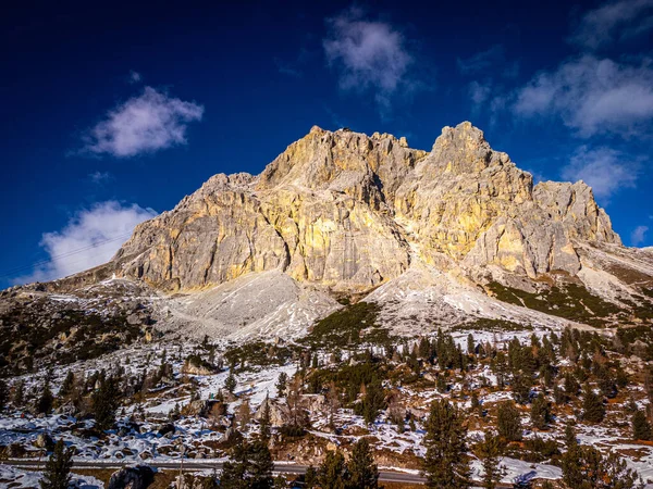 Dolomity v italských Alpách - typický pohled — Stock fotografie