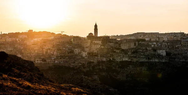 Місто Матера Італія на заході сонця. — стокове фото