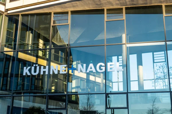 Kuhne and Nagel Company ini Hamburgo - CIUDAD DE HAMBURGO, ALEMANIA - 21 DE DICIEMBRE DE 2021 — Foto de Stock