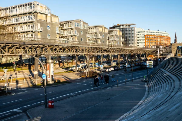 Tramvajové stopy ve městě Hamburk - Město HAMBURG, NĚMECKO - 21. prosince 2021 — Stock fotografie