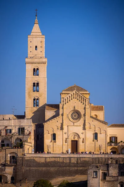 De kathedraal van Matera in Italië - beroemde bezienswaardigheid in de stad - MATERA, ITALIË - OKTOBER 30, 2021 — Stockfoto