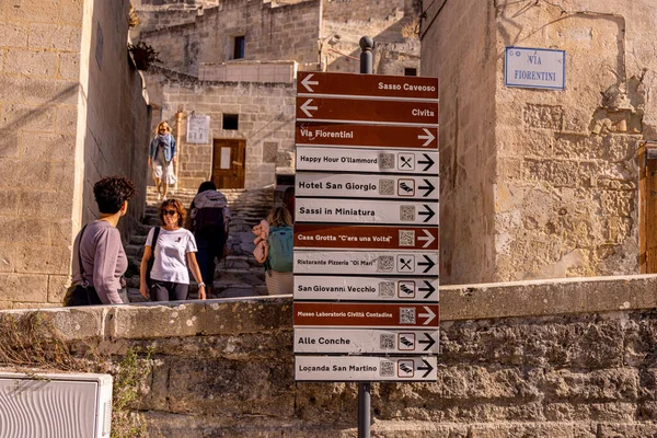 Niesamowite Stare Miasto w Materze - zabytek światowego dziedzictwa UNESCO we Włoszech - MATERA, WŁOCHY - PAŹDZIERNIK 30, 2021 — Zdjęcie stockowe