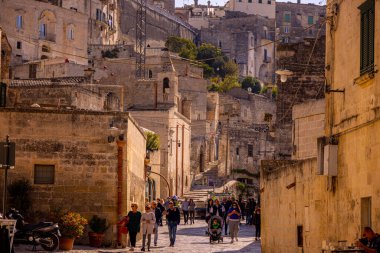 Amazing Matera Old Town - İtalya 'da tarihi bir Unesco Dünya Mirası Alanı - MATERA, İtalya - 30 Ekim 2021