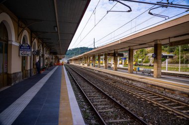 İtalya 'nın batı kıyısındaki Sapri tren istasyonu SAPRI, İtalya 31 Ekim 2021