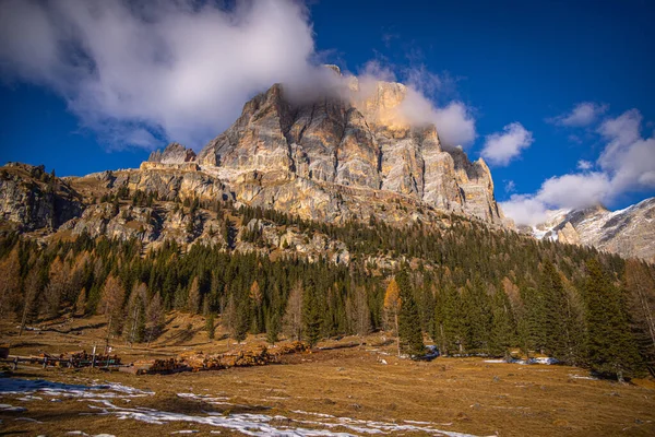 Úžasné hory Dolomit v Itálii - UNSECO světové dědictví — Stock fotografie