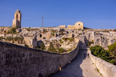 Puglia 'daki Gravina' nın tarihi şehir merkezi - Apulia İtalya 'nın güzel bir köyü - MATERA, İtalya - 30 Ekim 2021