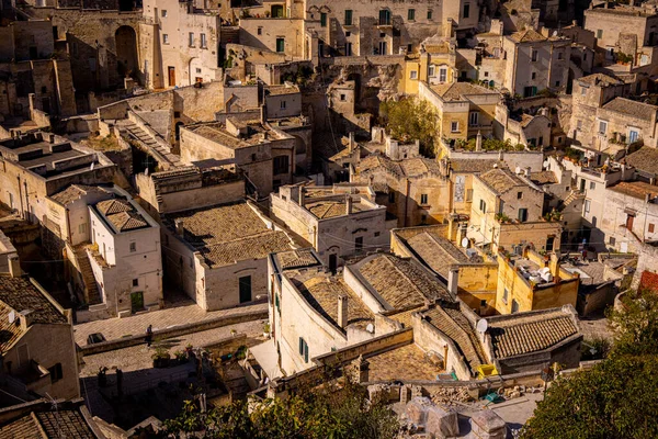 De oude gebouwen van Matera in Italië - de culturele hoofdstad van Europa - MATERA, ITALIË - OKTOBER 30, 2021 — Stockfoto
