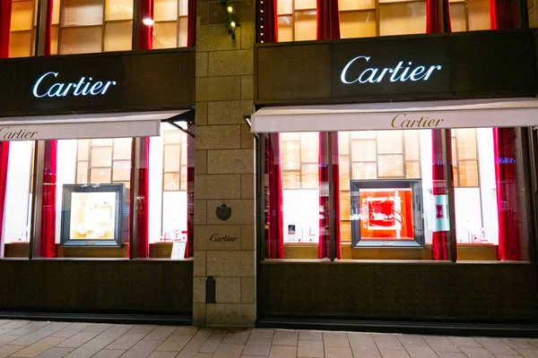 Cartier Mücevher Mağazası - HAMBURG ŞEHRİ, ALMANA - 21 ARALIK 2021 — Stok fotoğraf