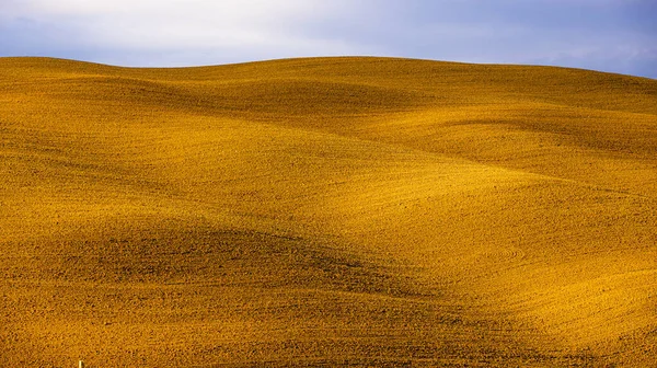 Colorida Toscana en Italia - el paisaje típico y los campos rurales desde arriba — Foto de Stock