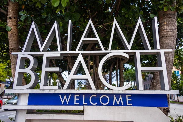 Miami Beach Willkommensschild am South Beach — Stockfoto