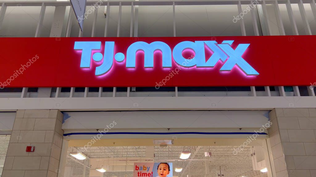 TJ Maxx store in Florida - FORT LAUDERDALE, FLORIDA - FEBRUARY 20, 2022