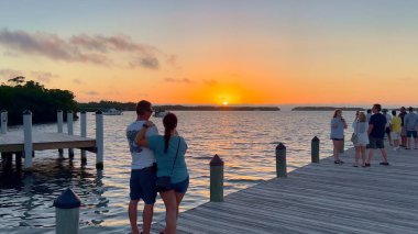 İslamorada 'daki büyük gün batımı iskelesi - Dünya Çapında Sporcu - ISLAMORADA, Birleşik Devletler - 20 Şubat 2022