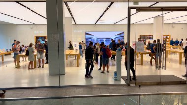Miami 'deki Apple Store - MIAMI, Birleşik Devletler - 20 Şubat 2022