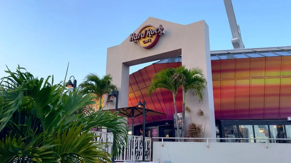 Hard Rock Miami restaurant at Bayside Marketplace - MIAMI, ESTADOS UNIDOS - FEVEREIRO 20, 2022 — Fotografia de Stock