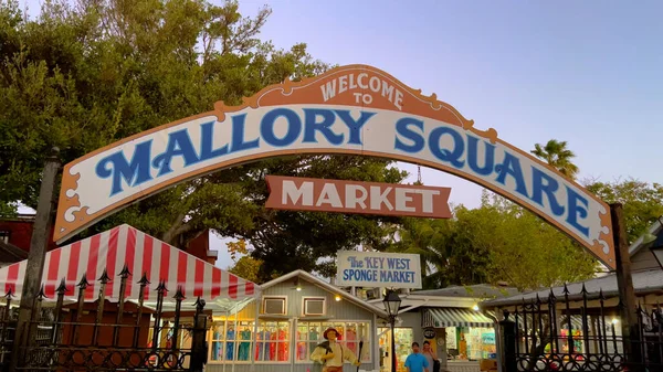 Mallory Square in Key West ist ein beliebter Marktplatz - KEY WEST, Vereinigte Staaten - 20. FEBRUAR 2022 — Stockfoto