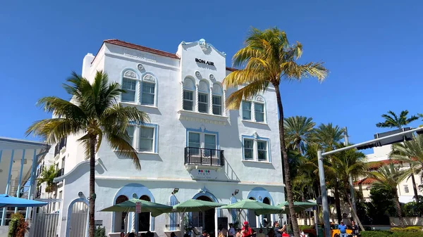 Bon Air Hotel op Ocean Drive in Miami Beach - MIAMI, Verenigde Staten - FEBRUARI 20, 2022 — Stockfoto